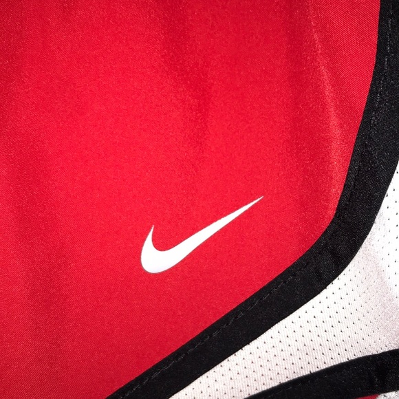 Red Nike shorts - Picture 3 of 4